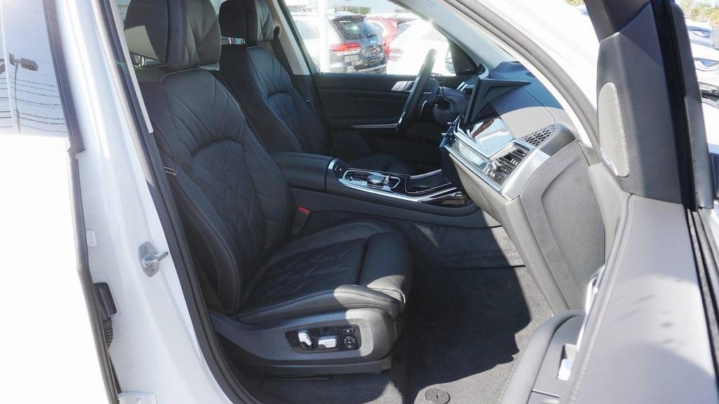 new 2026 BMW X7 car, priced at $94,385
