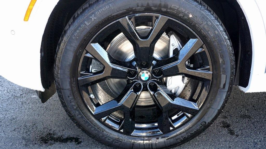 new 2026 BMW X7 car, priced at $94,385