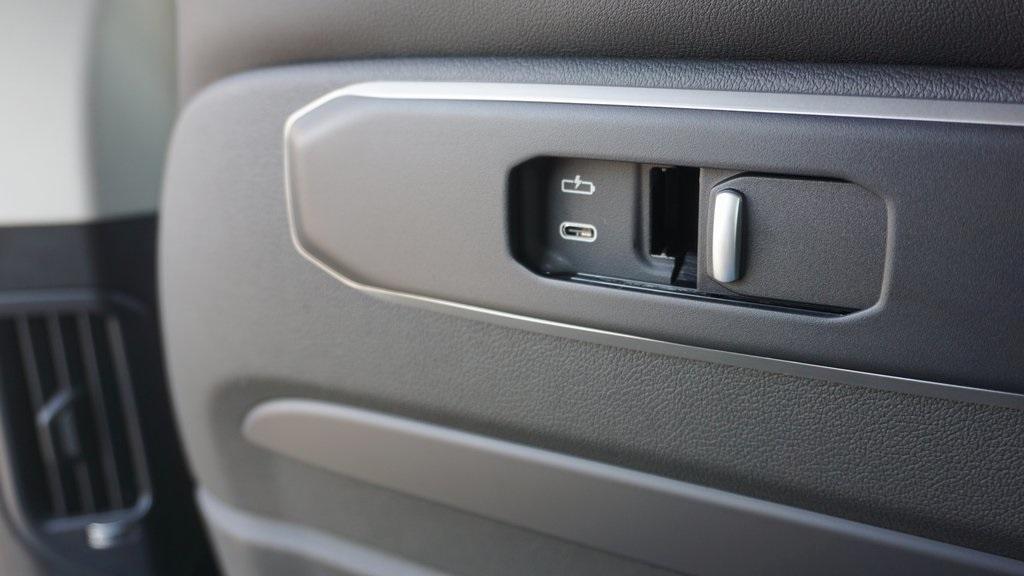 new 2026 BMW X7 car, priced at $94,385