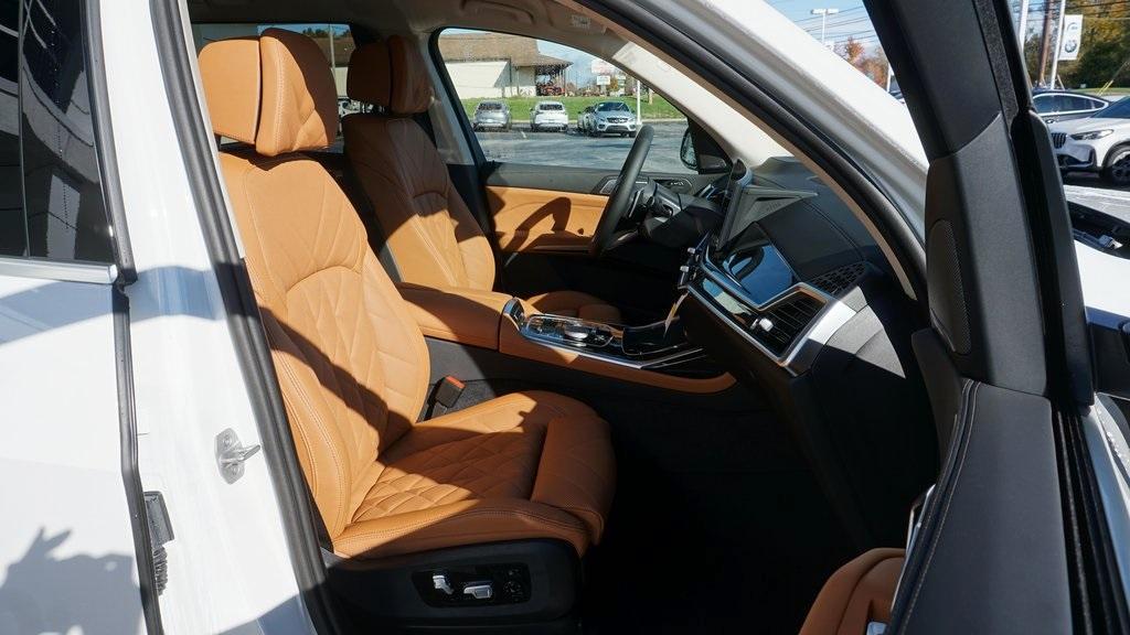 new 2026 BMW X7 car, priced at $91,465