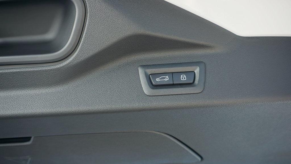 new 2026 BMW X7 car, priced at $91,465