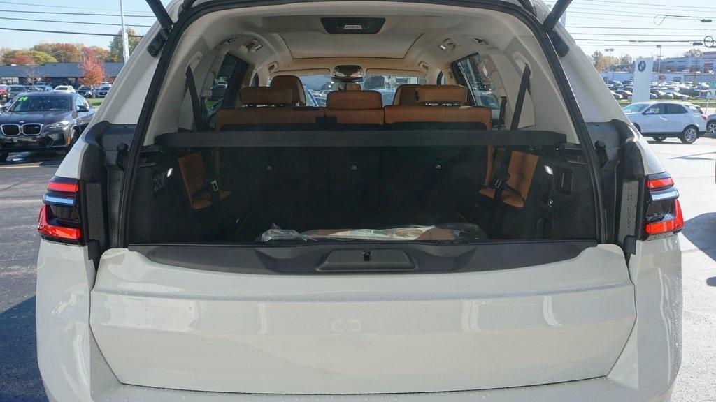 new 2026 BMW X7 car, priced at $91,465