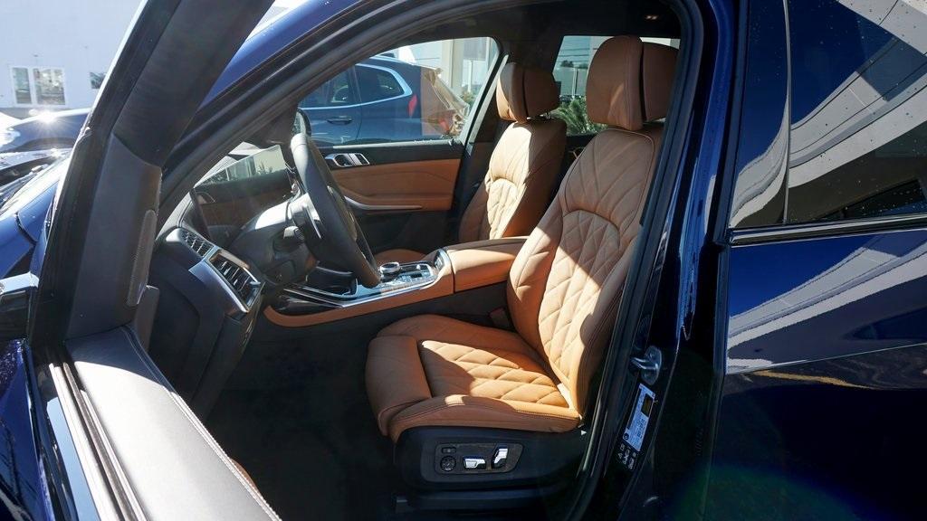 new 2026 BMW X7 car, priced at $104,135