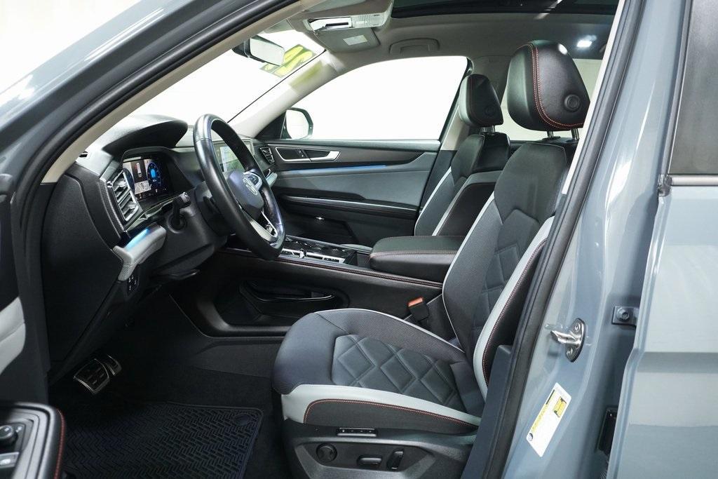 used 2024 Volkswagen Atlas car, priced at $44,720