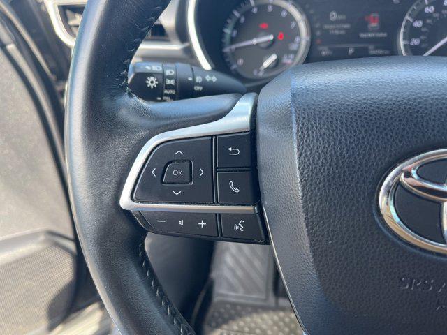 used 2020 Toyota Highlander car, priced at $26,494