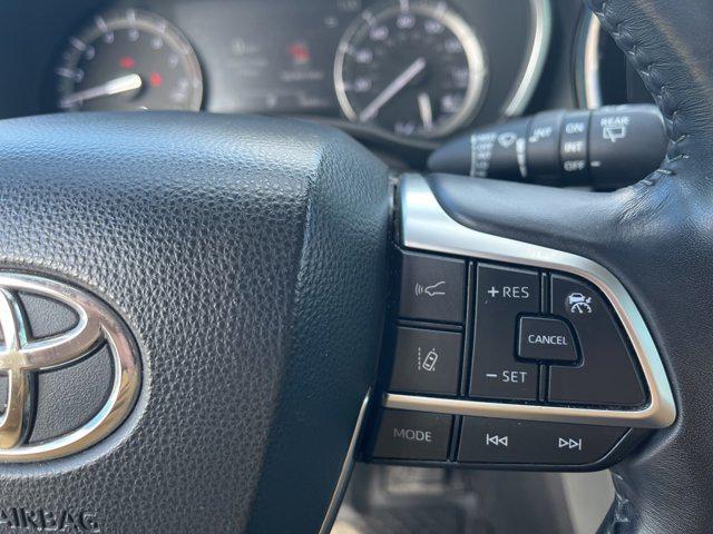 used 2020 Toyota Highlander car, priced at $26,494