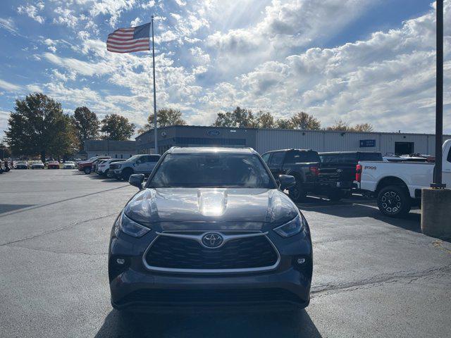 used 2020 Toyota Highlander car, priced at $26,494