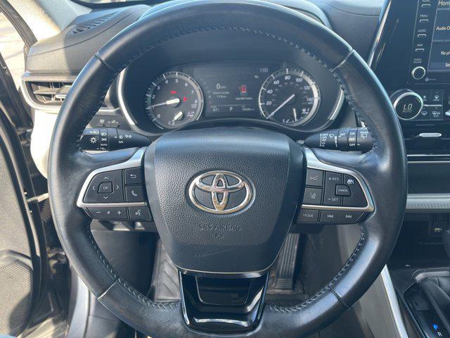 used 2020 Toyota Highlander car, priced at $26,494