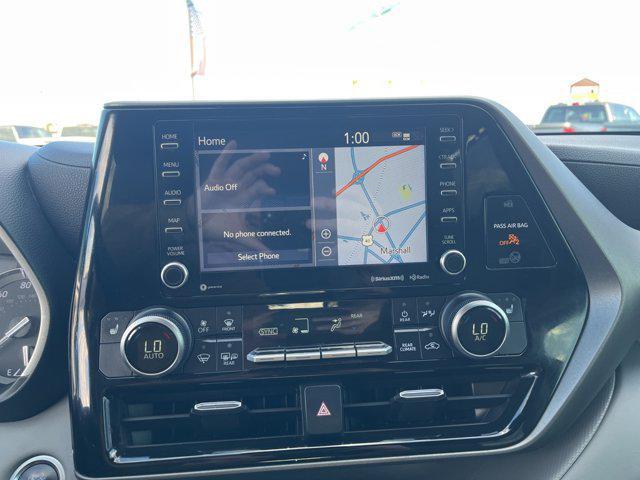 used 2020 Toyota Highlander car, priced at $26,494