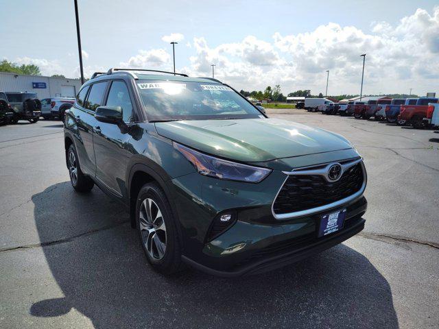 used 2023 Toyota Highlander car, priced at $37,895