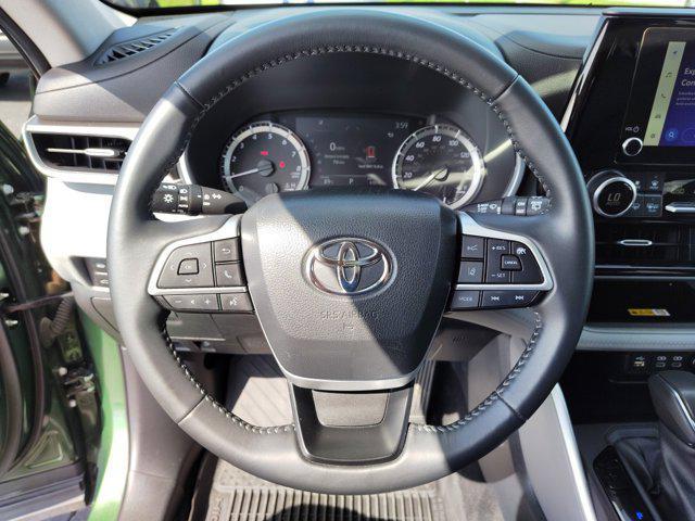 used 2023 Toyota Highlander car, priced at $37,895