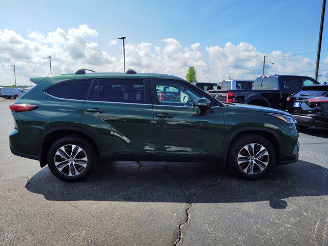 used 2023 Toyota Highlander car, priced at $37,895