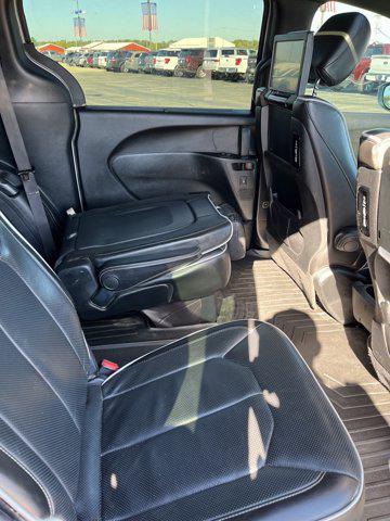 used 2018 Chrysler Pacifica car, priced at $15,595