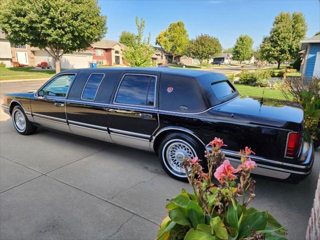 used 1994 Lincoln Town Car car, priced at $21,500