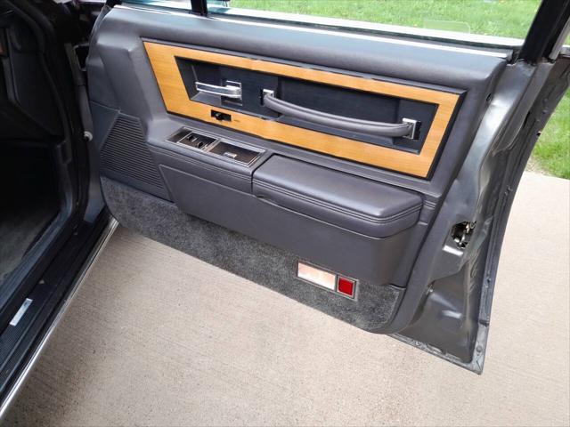 used 1984 Lincoln Continental car, priced at $12,995