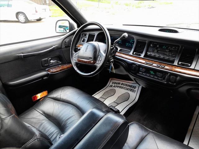 used 1996 Lincoln Town Car car, priced at $12,995