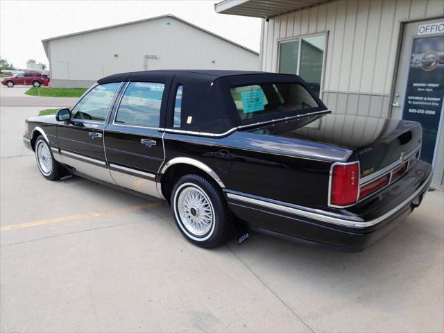 used 1996 Lincoln Town Car car, priced at $12,995