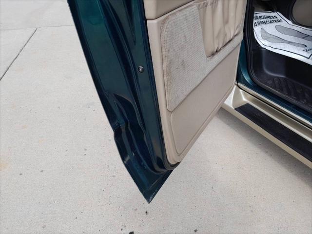 used 2001 Ford E150 car, priced at $13,995