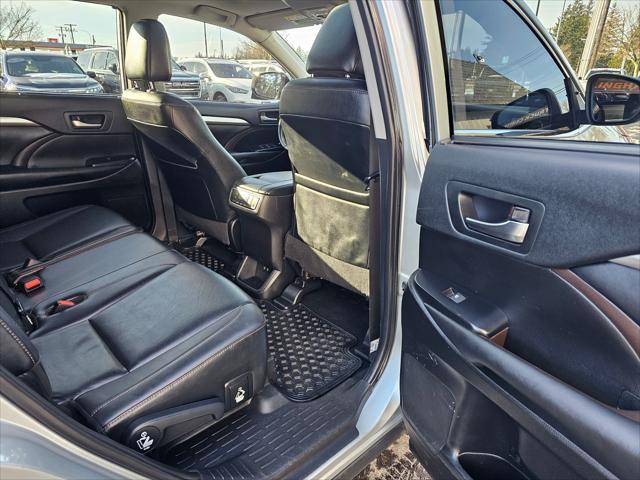 used 2019 Toyota Highlander Hybrid car, priced at $29,850