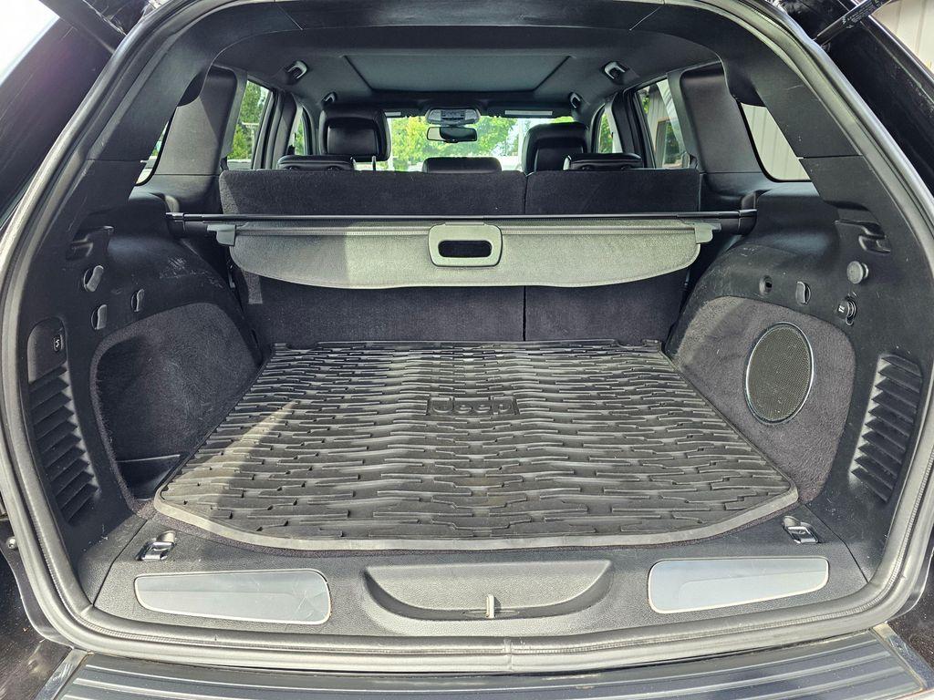 used 2015 Jeep Grand Cherokee car, priced at $17,850