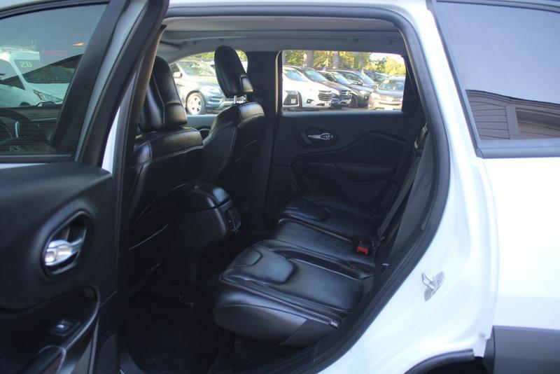 used 2014 Jeep Cherokee car, priced at $10,994