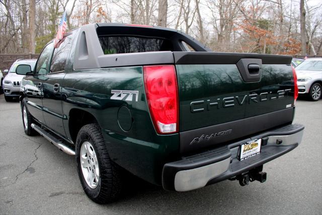 used 2004 Chevrolet Avalanche car, priced at $9,494