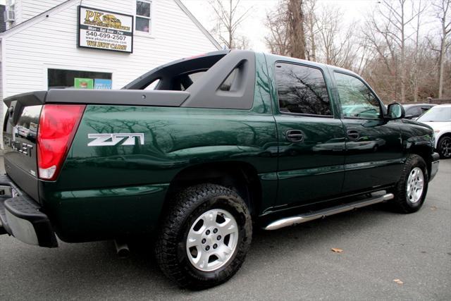 used 2004 Chevrolet Avalanche car, priced at $9,494