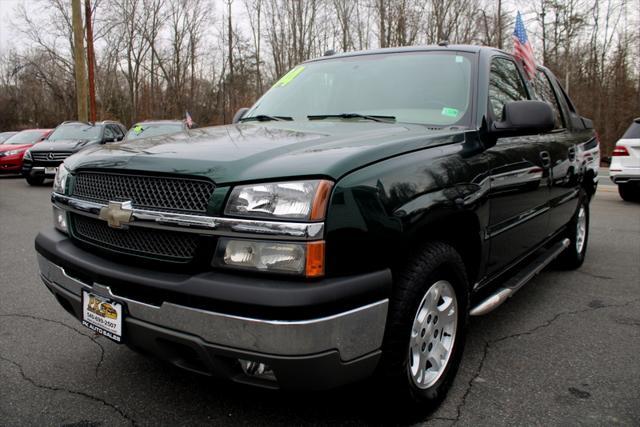 used 2004 Chevrolet Avalanche car, priced at $9,494