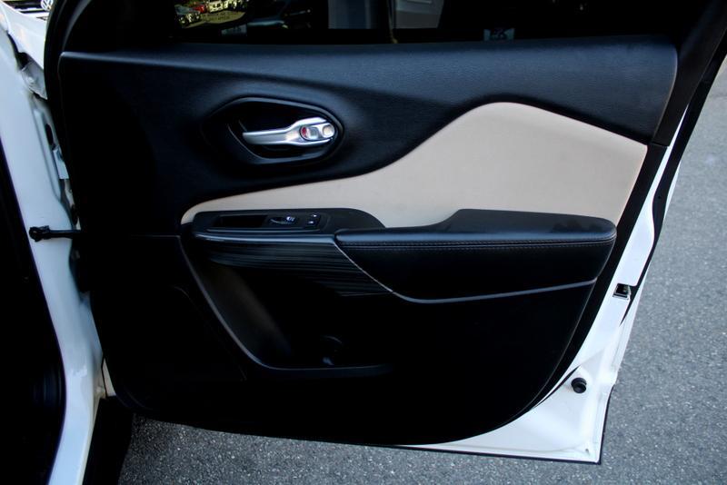 used 2015 Jeep Cherokee car, priced at $8,994