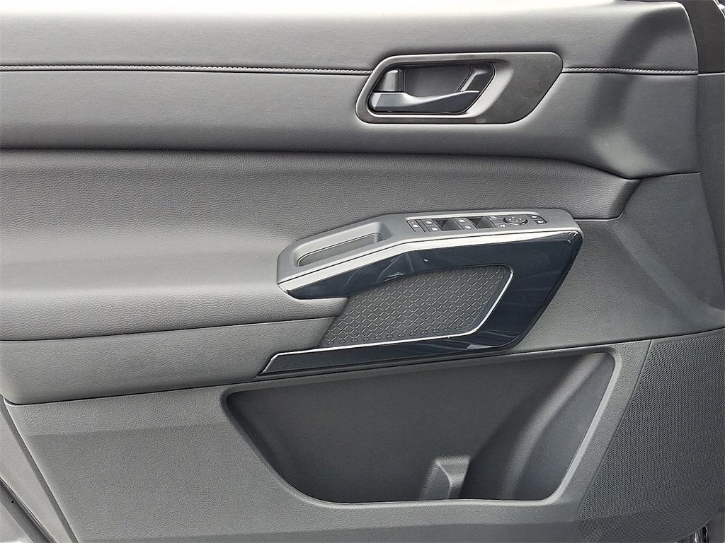 new 2025 Nissan Pathfinder car, priced at $37,560