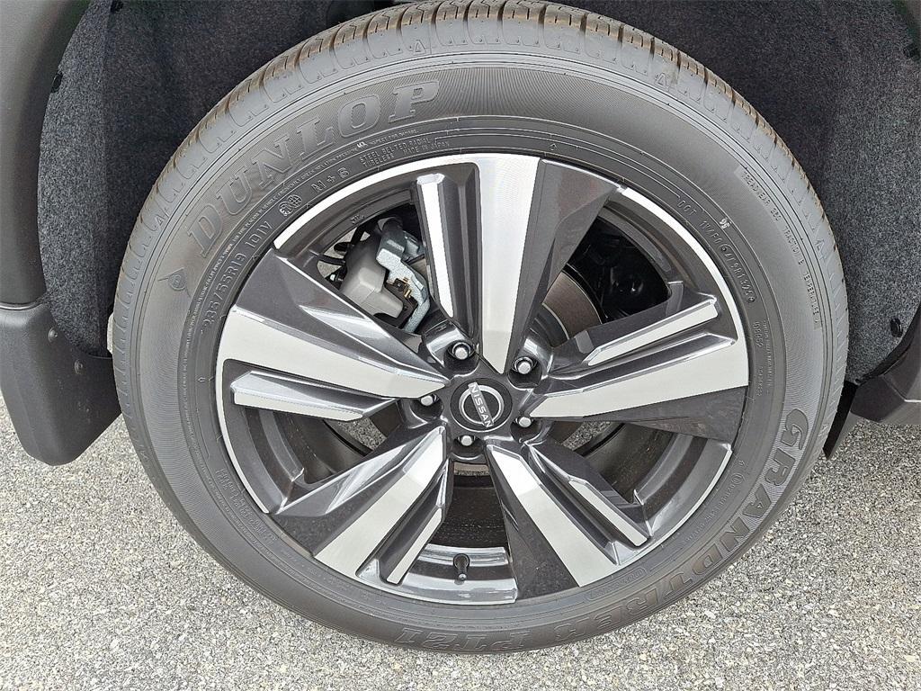 new 2025 Nissan Rogue car, priced at $40,044