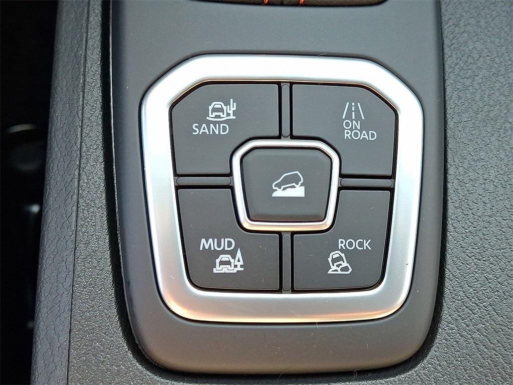 new 2026 Nissan Frontier car, priced at $44,647