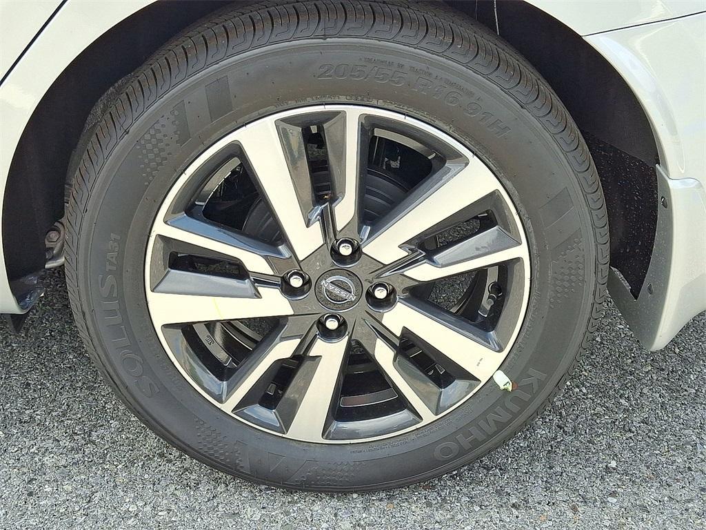 new 2025 Nissan Versa car, priced at $21,940