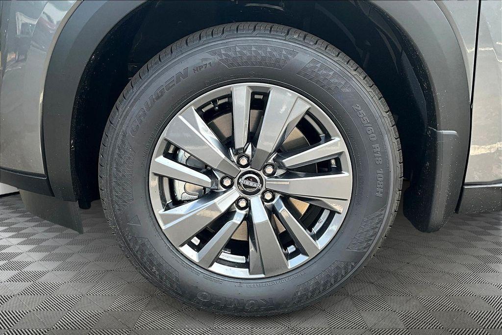 new 2025 Nissan Pathfinder car, priced at $43,944
