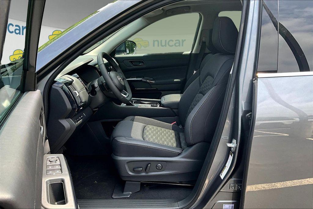 new 2025 Nissan Pathfinder car, priced at $43,944