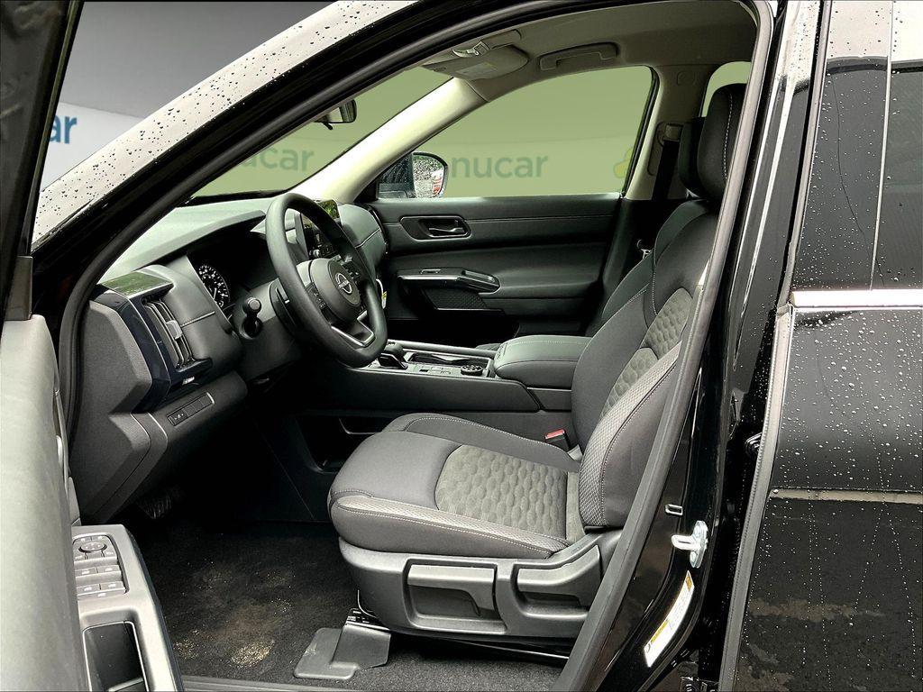 new 2025 Nissan Pathfinder car, priced at $32,913