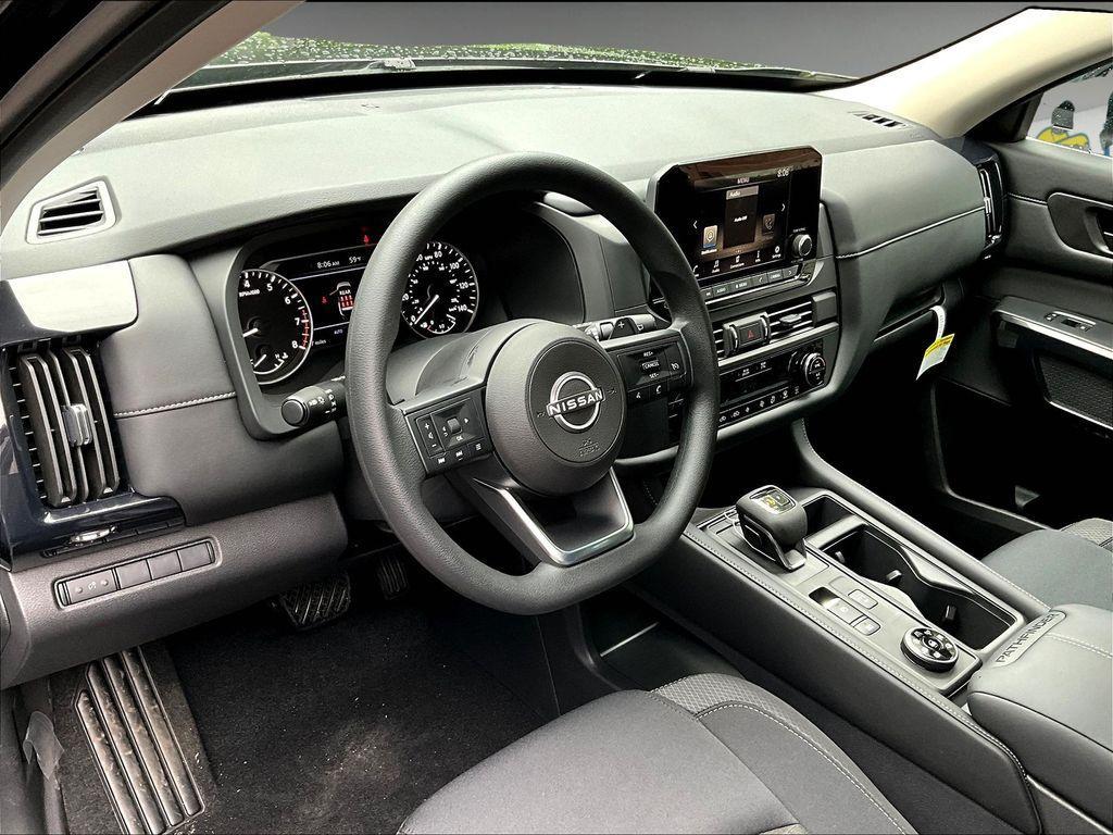 new 2025 Nissan Pathfinder car, priced at $32,913