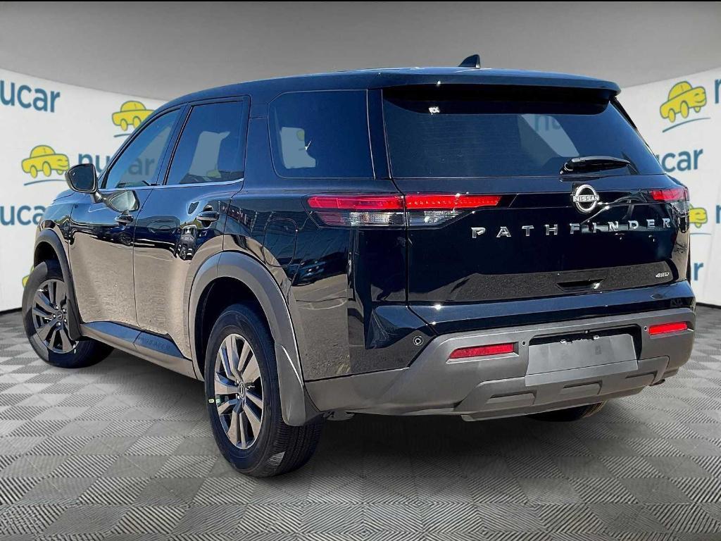 new 2025 Nissan Pathfinder car, priced at $40,475