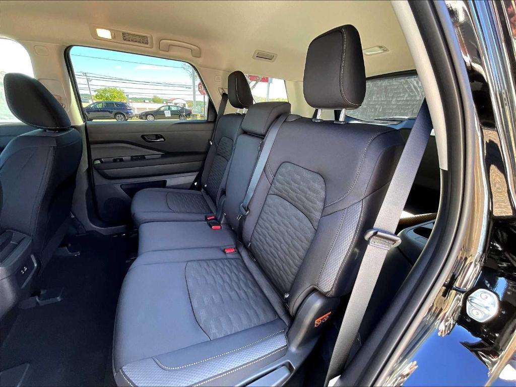 new 2025 Nissan Pathfinder car, priced at $40,475