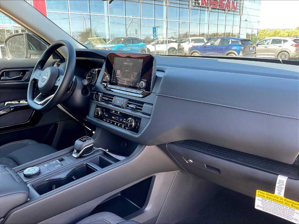 new 2025 Nissan Pathfinder car, priced at $40,475
