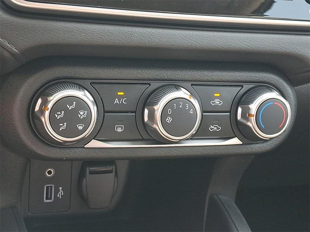 new 2025 Nissan Versa car, priced at $21,577