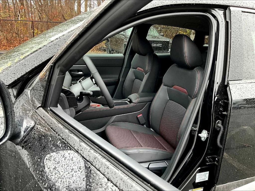 new 2025 Nissan Kicks car, priced at $30,275