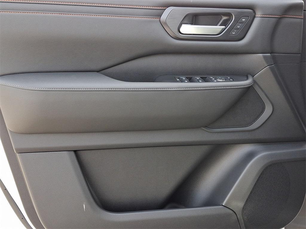 new 2025 Nissan Armada car, priced at $71,256