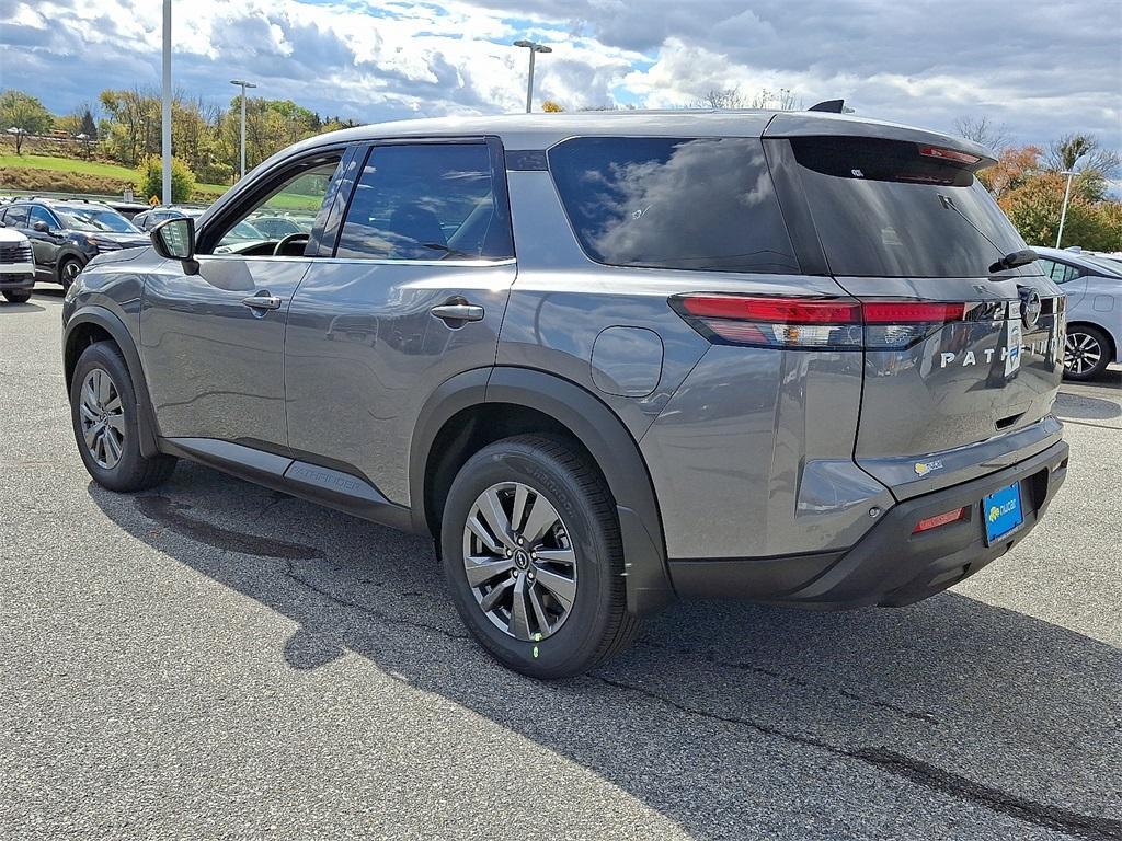 new 2025 Nissan Pathfinder car, priced at $32,531