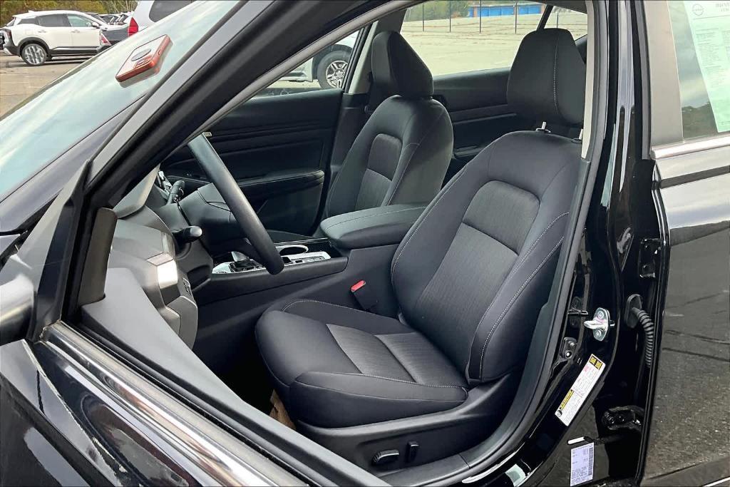 new 2024 Nissan Altima car, priced at $25,900