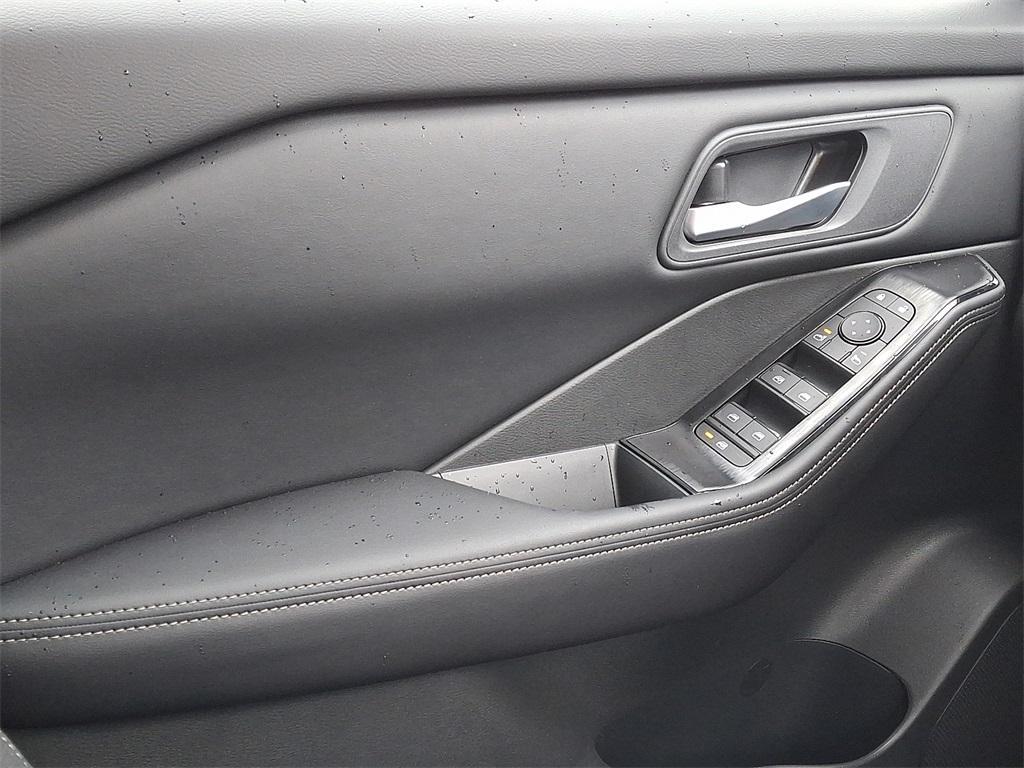 new 2025 Nissan Rogue car, priced at $32,056