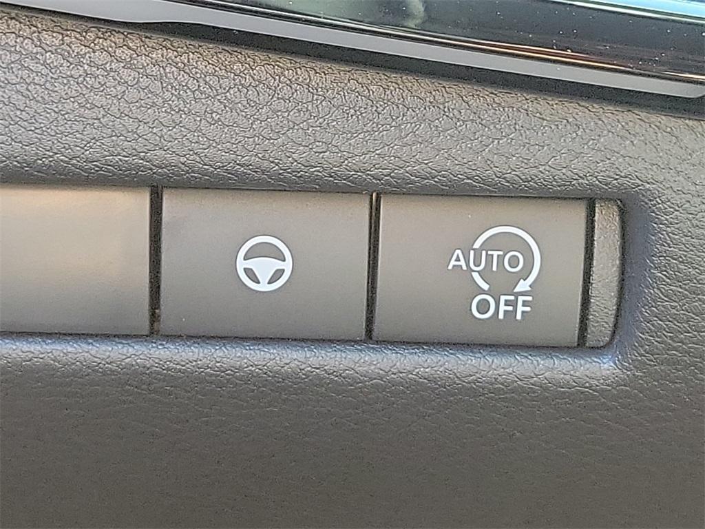 new 2025 Nissan Kicks car, priced at $27,386