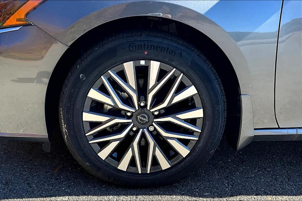 new 2024 Nissan Altima car, priced at $25,900
