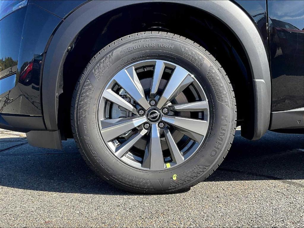 new 2025 Nissan Pathfinder car, priced at $46,590