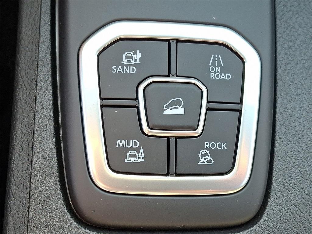 new 2026 Nissan Frontier car, priced at $43,522